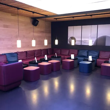 ホテル & Konference ニュボー