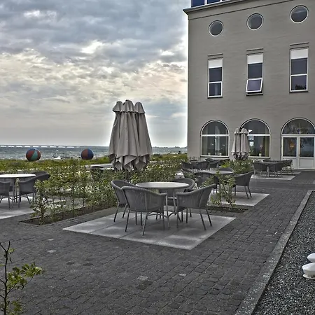 & Konference Hotel 4*